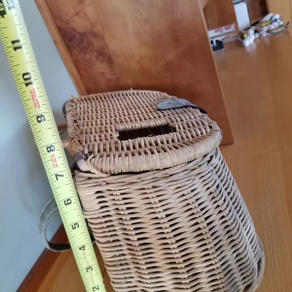 VTG Fly Fishing Creel Wicker & Leather Basket Fish Shape Buckle Cabin Decor 12x8